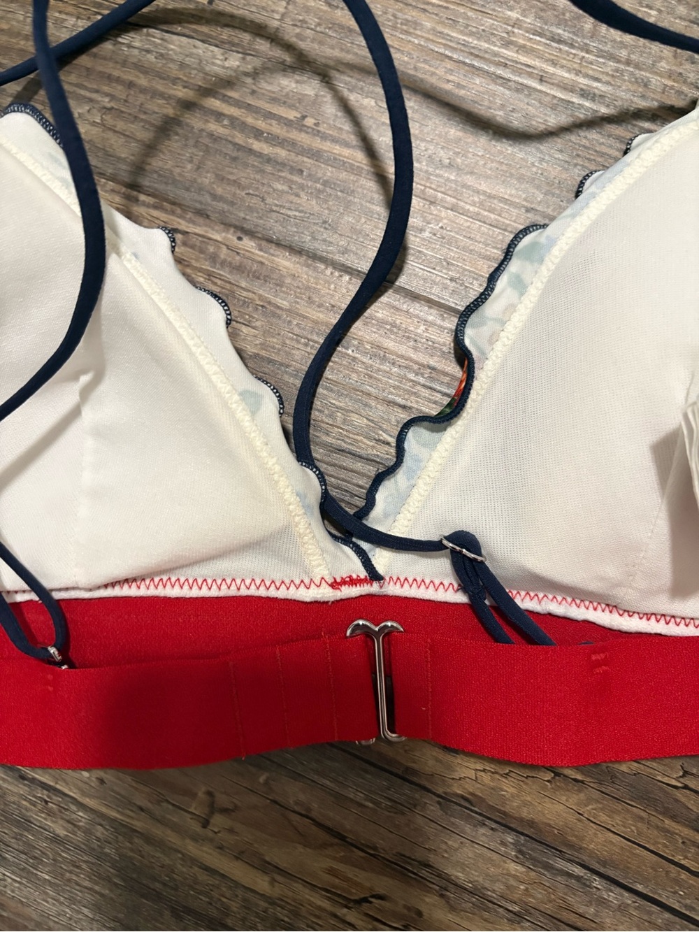 H&M Women’s Swimming Suit $13.00 Top is Size 6 and Bottoms Size 4 - Picture 5 of 7